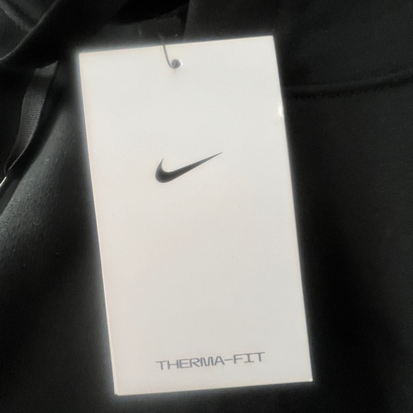 Nike Therma
Men's Therma-FIT Hooded Fitness Pullover. New with tags. - Picture 4 of 5